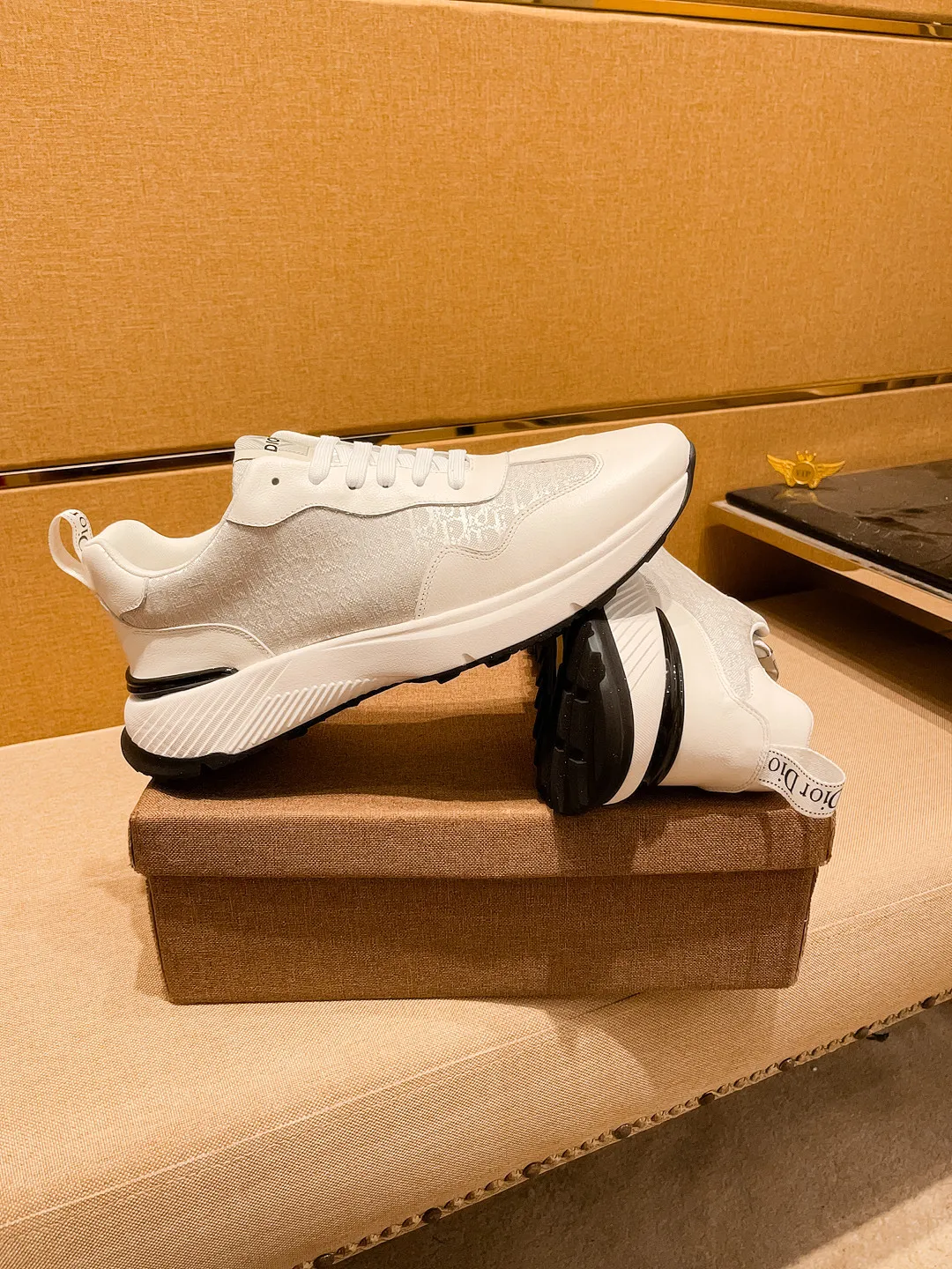 Men's shoes💰 460💰🔥[Dior]🔥Men's high-end brand of shoes official website 1:1 latest masterpiece: the upper is made of Italian imported first-layer cowhide with a comfortable and breathable lining➕original non-slip and wear-resistant outsole🔥, making walking more convenient and comfortable! An exclusive new model, a stunning work, a beautiful 1:1 replica [color] compared to the official quality! Create a fashionable personality to set off your uniqueness! A must-have for trendy men! Classic🔥Size: 38-44 Color: 🔥 2⃣️colors available🔥